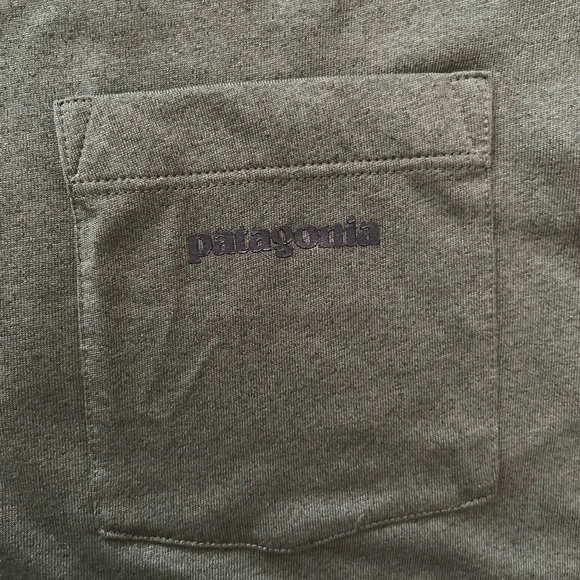 PATAGONIA Men’s Size XS Polyester T Shirt Hunter Green - Picture 4 of 4